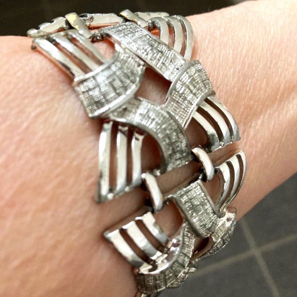Vintage Coro silver tone link bracelet